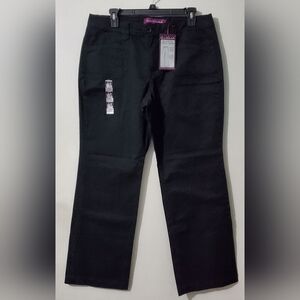 Gloria Vanderbilt women's black stretch pants. NWT